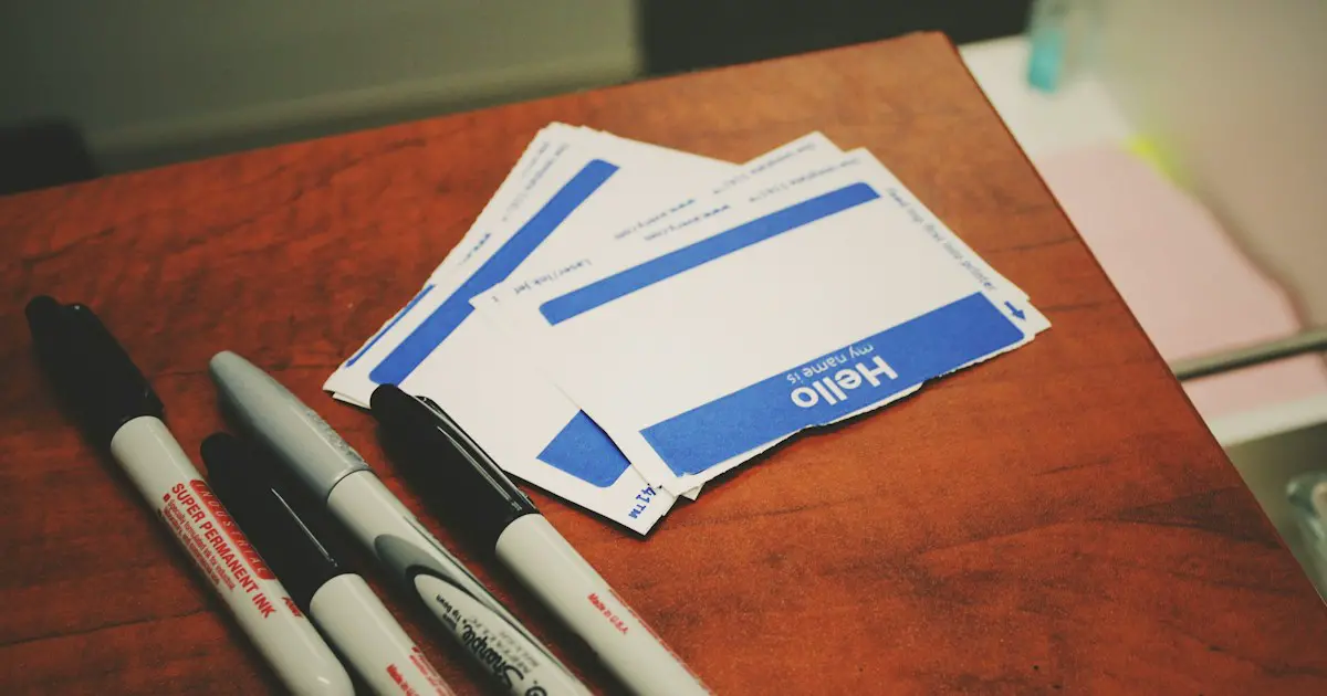 Blank index cards and markers ready for flashcards.